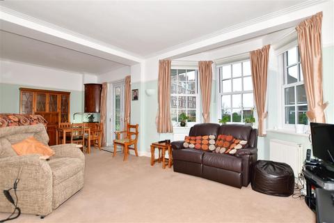 3 bedroom ground floor flat for sale - Sandgate Road, Folkestone, Kent