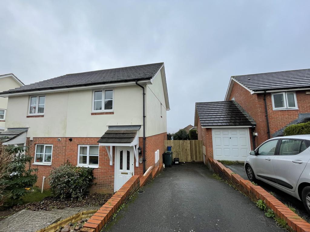 Calvados Park, Kingsteignton 2 bed semidetached house £850 pcm (£196 pw)