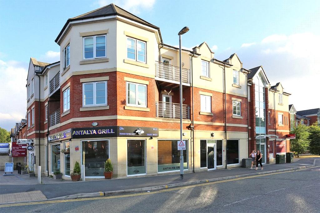 Sedgley Gardens, Street... 2 bed apartment £895 pcm (£207 pw)
