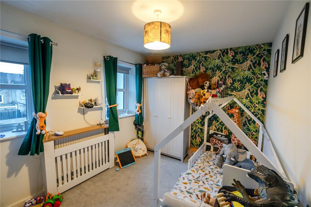 Bedroom 2 (2)