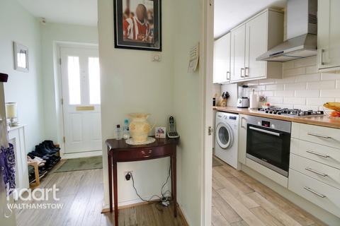 6 Vintry Mews, London, E17 7BJ