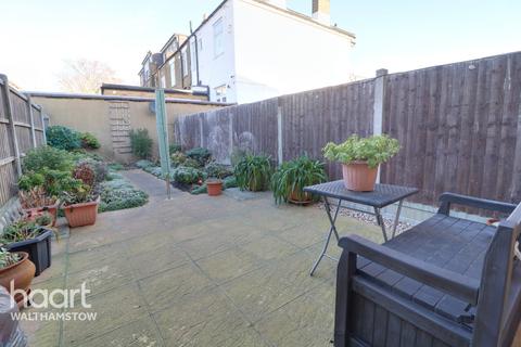 6 Vintry Mews, London, E17 7BJ