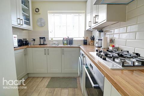 6 Vintry Mews, London, E17 7BJ