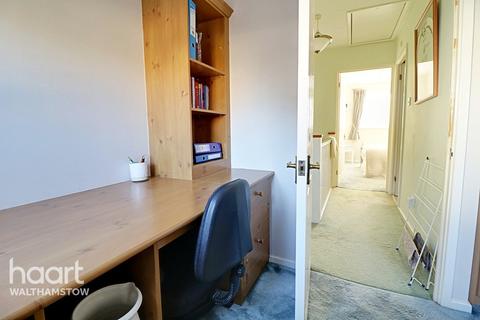 6 Vintry Mews, London, E17 7BJ