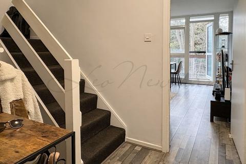 2 bedroom flat to rent, Palace Road, Tlse HIll, SW2