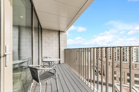 2 bedroom apartment to rent, Commodore House, Royal Wharf, London, E16