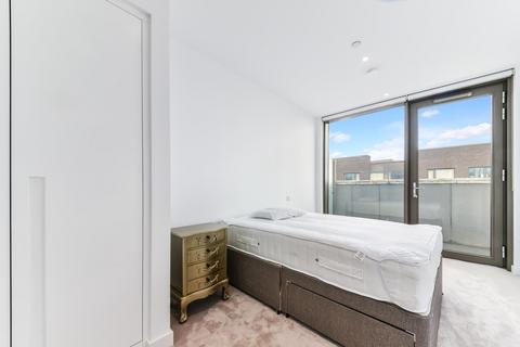 2 bedroom apartment to rent, Commodore House, Royal Wharf, London, E16