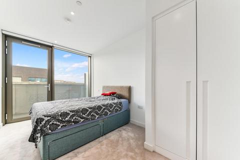 2 bedroom apartment to rent, Commodore House, Royal Wharf, London, E16