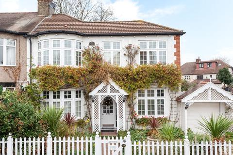 45 Cavenham Gardens, Hornchurch, RM11 2AU