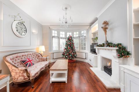 45 Cavenham Gardens, Hornchurch, RM11 2AU