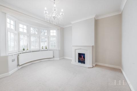 45 Cavenham Gardens, Hornchurch, RM11 2AU