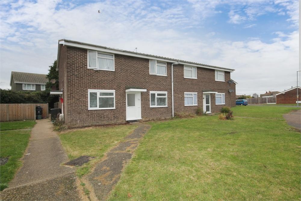 Garden Road, WALTON ON THE NAZE 2 bed £185,000
