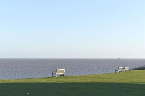 Flat 7, 17 Marine Parade, Whitstable, CT5 2BG