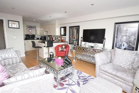 Flat 7, 17 Marine Parade, Whitstable, CT5 2BG