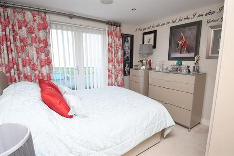 Flat 7, 17 Marine Parade, Whitstable, CT5 2BG