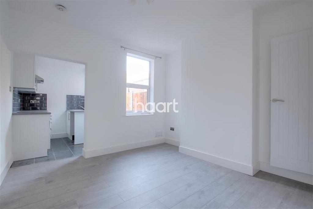 Allestree Street 2 bed terraced house to rent £750 pcm (£173 pw)