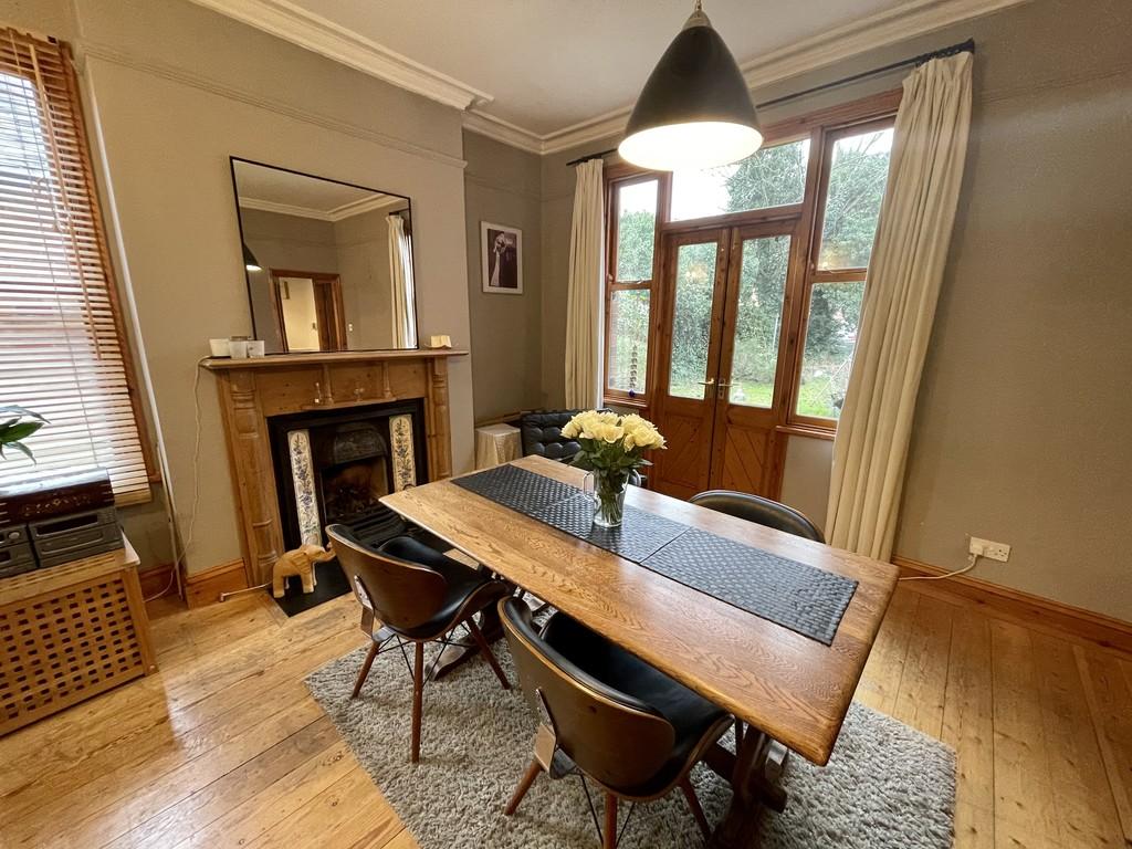 Meadow Road, Netherfield, Nottingham 4 bed detached house £265,000