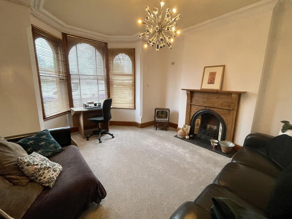 Meadow Road, Netherfield, Nottingham 4 bed detached house £265,000