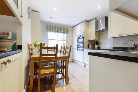 2a Forthbridge Road, London, SW11 5NY