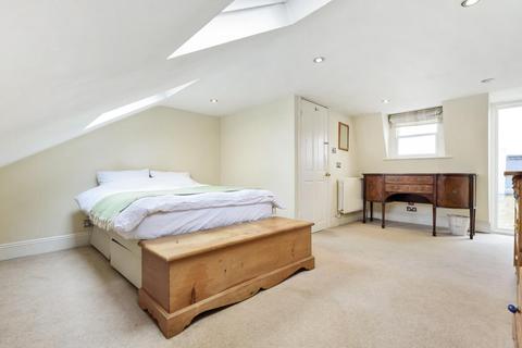 2a Forthbridge Road, London, SW11 5NY