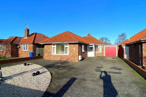 2 bedroom detached bungalow for sale - Chelsworth Avenue, Ipswich IP4 3AY