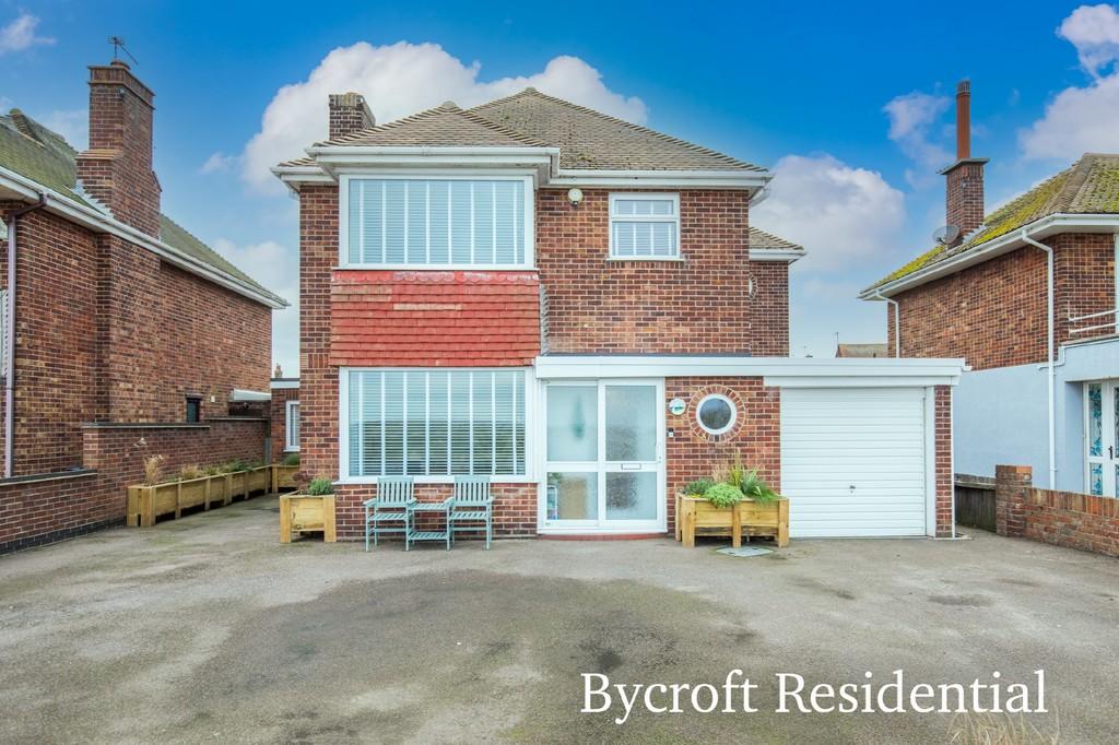 North Drive, Great Yarmouth 4 bed detached house £450,000