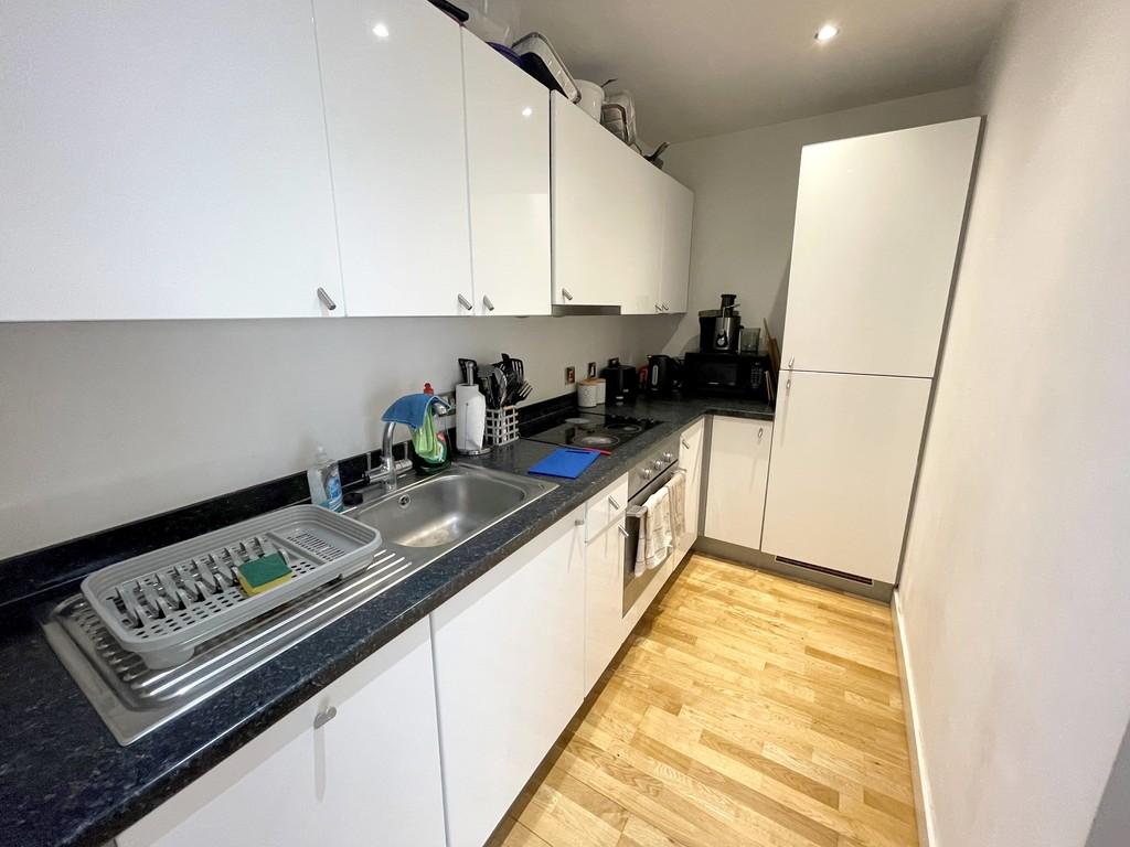 Princes Parade, Princes Dock, Liverpool 2 bed apartment £875 pcm (£