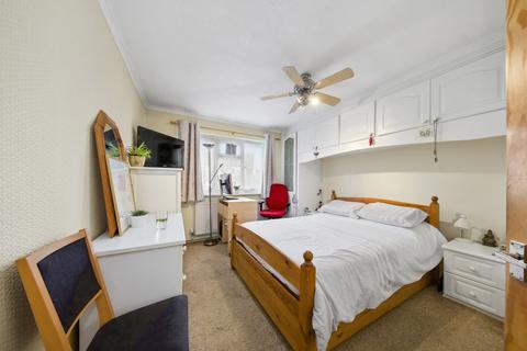 60 Brading Crescent, London, E11 3RR
