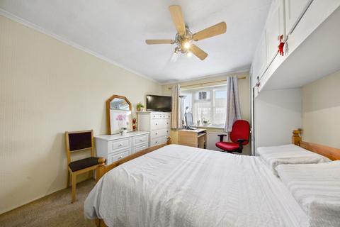 60 Brading Crescent, London, E11 3RR