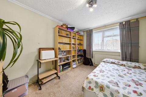 60 Brading Crescent, London, E11 3RR