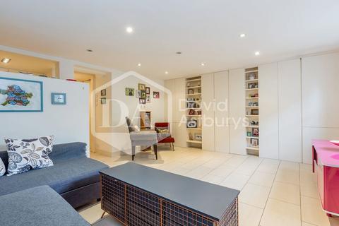 2 bedroom apartment to rent, Marlborough Road, Archway, London