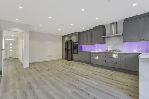 14 Lynton Avenue, London, N12 9JH