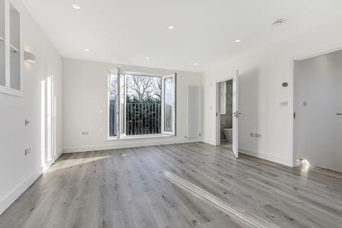14 Lynton Avenue, London, N12 9JH