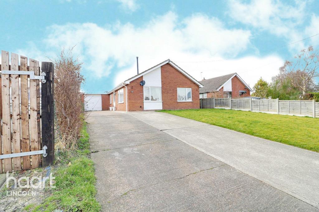 Grange Lane, Willingham By Stow 3 bed bungalow £230,000