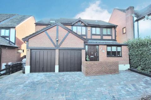 4 bedroom detached house for sale, Chalice Court, Hedge End, SO30 4TA