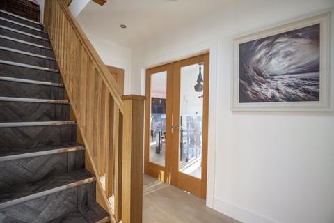 4 Beech Gardens, Halifax, HX2 7AD