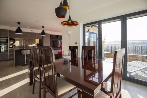4 Beech Gardens, Halifax, HX2 7AD