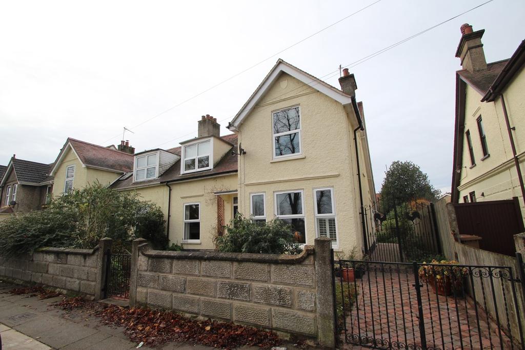Murray Road, Ipswich, IP3 3 bed semidetached house £325,000