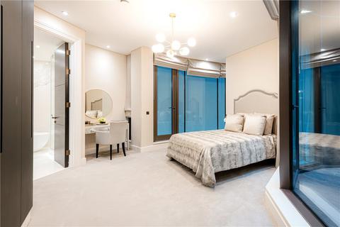 3 bedroom terraced house to rent - Mayfair Row, Mayfair, London, W1J