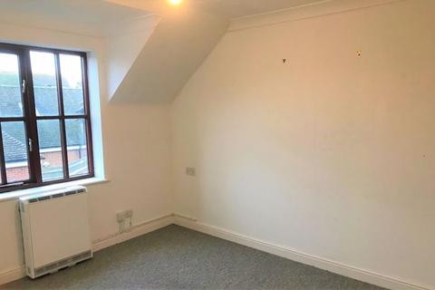 2 bedroom apartment to rent, High Street, Chichester