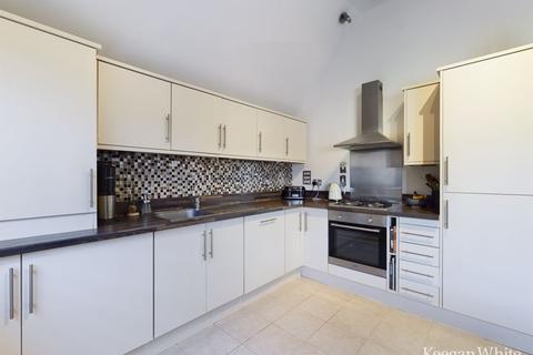 1 bedroom flat for sale - Eden Gardens, West Wycombe Road - Spacious, Modern Apartment