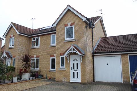 3 bedroom semi-detached house to rent, THREE BED EXTENDED FAMILY HOME