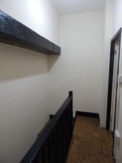1 bedroom terraced house to rent, Westgate, Heckmondwike