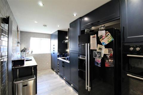 9 Fox Field Close, West Thurrock, Grays, RM20 3AQ