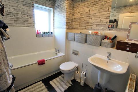 9 Fox Field Close, West Thurrock, Grays, RM20 3AQ