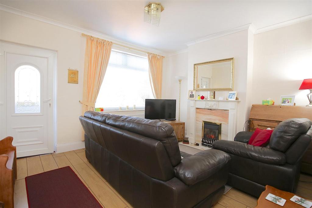 Doctor Lane, Scouthead, Oldham 3 bed terraced house £250,000
