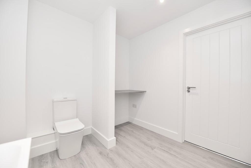 First Floor Cloakroom/Utility Room