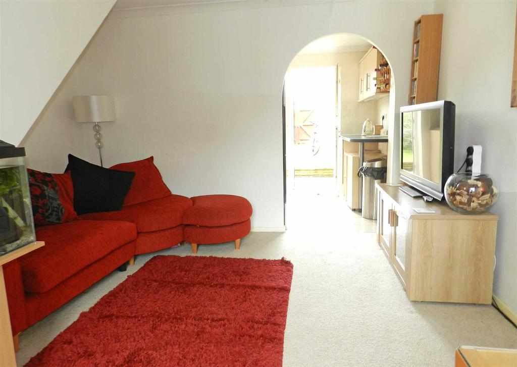 Colwell Gardens, Haywards Heath 2 bed terraced house £235,000