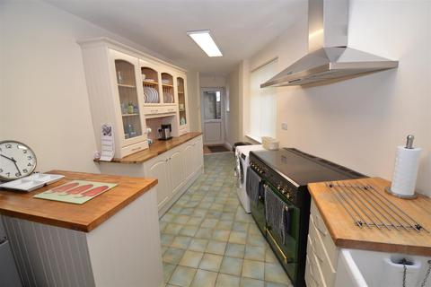 2a Delph Drive, Clayton, Bradford, BD14 6SA