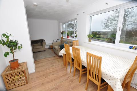 52 Ferry Road, Kidwelly, SA17 5EQ